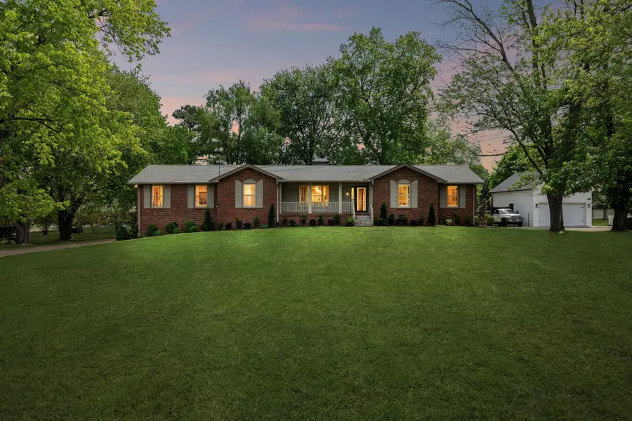 281 Lake Terrace Dr, Hendersonville, TN 37075 - #2