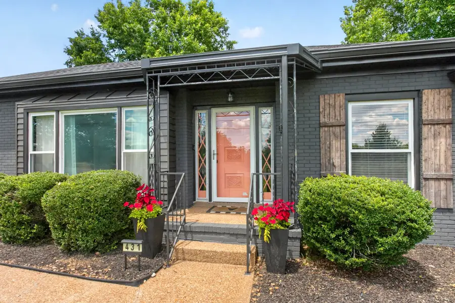 431 Douglas Bend Rd, Gallatin, TN 37066 - #2