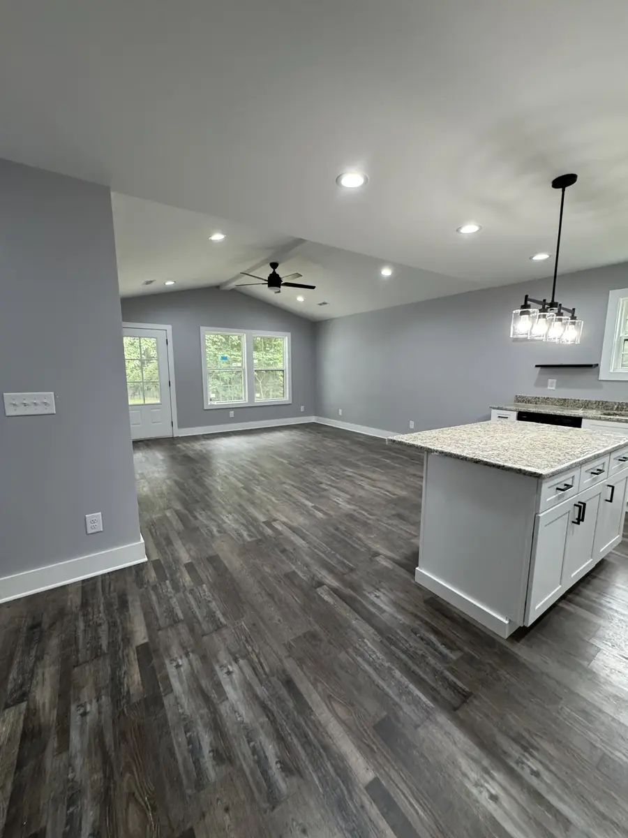 296 Hillview Dr, Cadiz, KY 42211 - #3