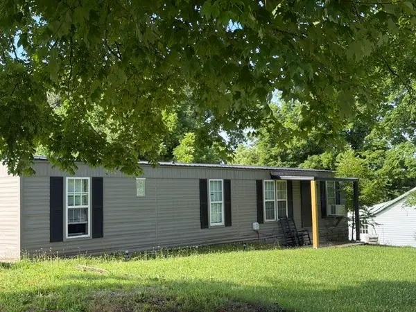 301 Eastbrook Rd, Estill Springs, TN 37330