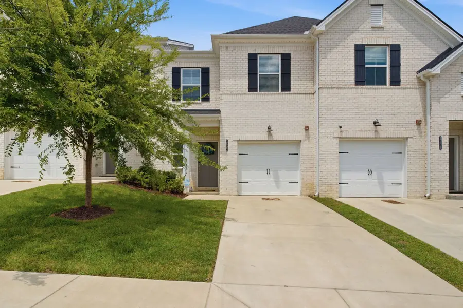 204 Douglas Bend Rd #1502, Gallatin, TN 37066 - #2