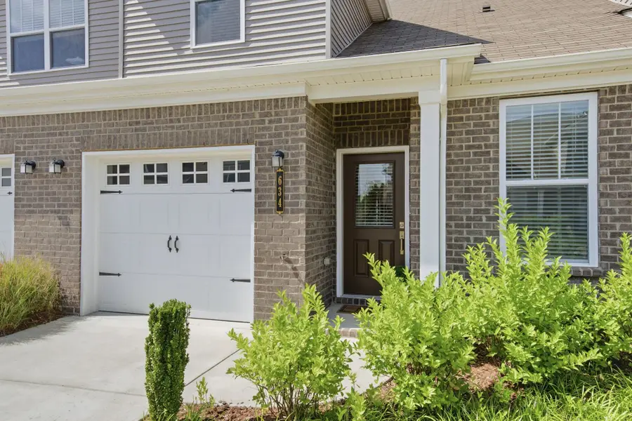 634 Birdie Dr, Spring Hill, TN 37174 - #2