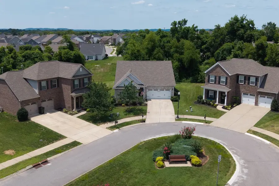 1374 Coates Ln, Gallatin, TN 37066 - #2