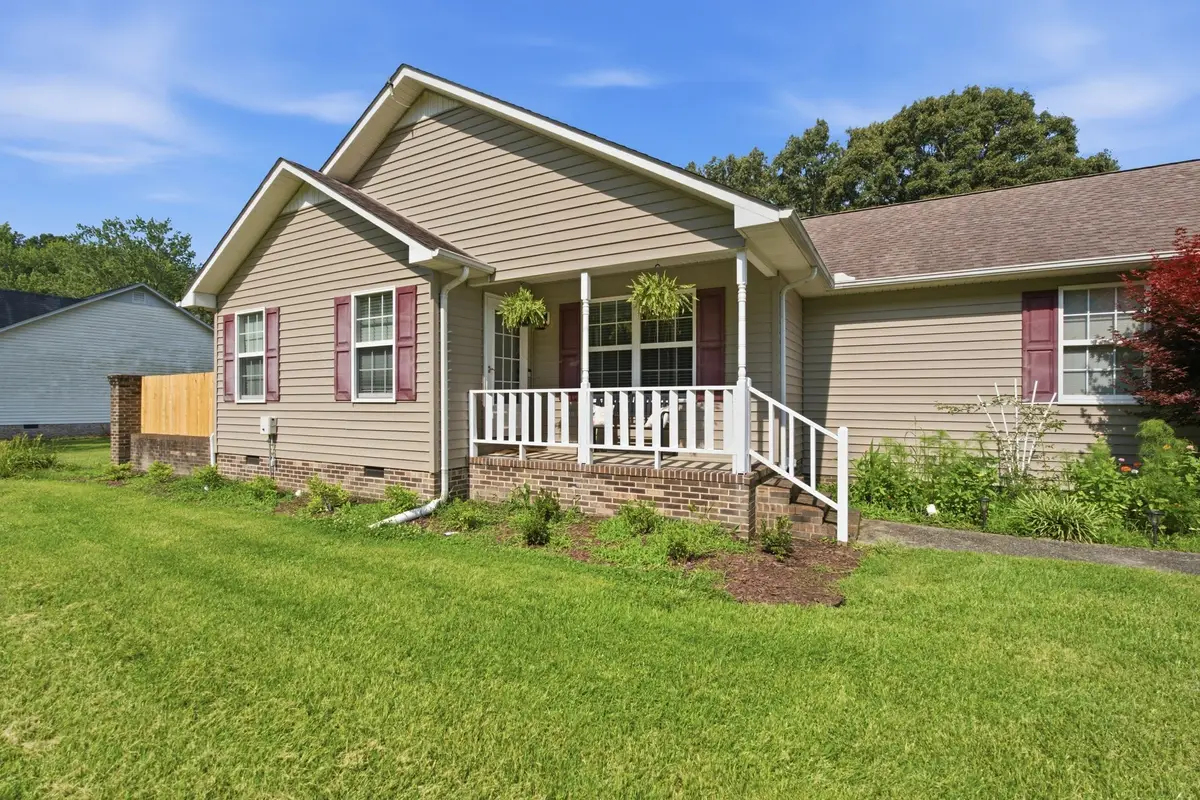 671 Circle Dr, Manchester, TN 37355 - #1