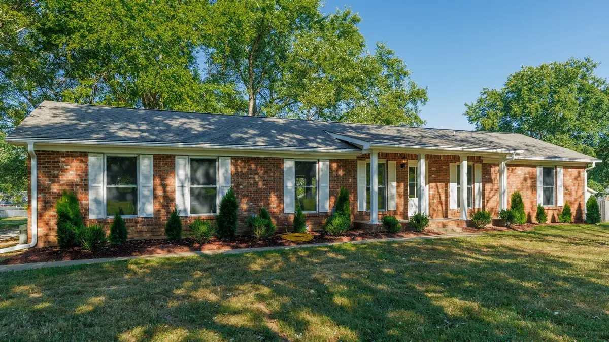 548 Hillside Ln, Gallatin, TN 37066 - #1