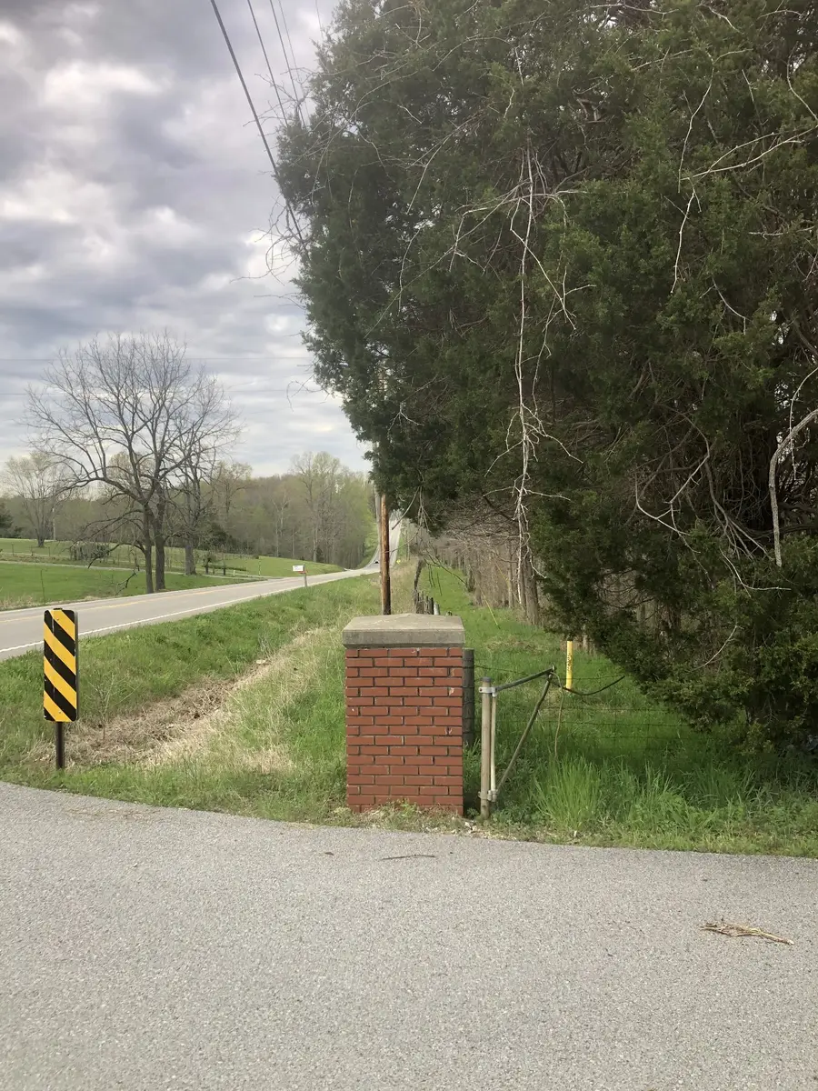5651 Highway 48, Cunningham, TN 37052 - #2