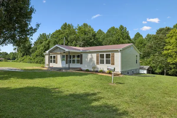 5219 Hancock Rd, Silver Point, TN 38582