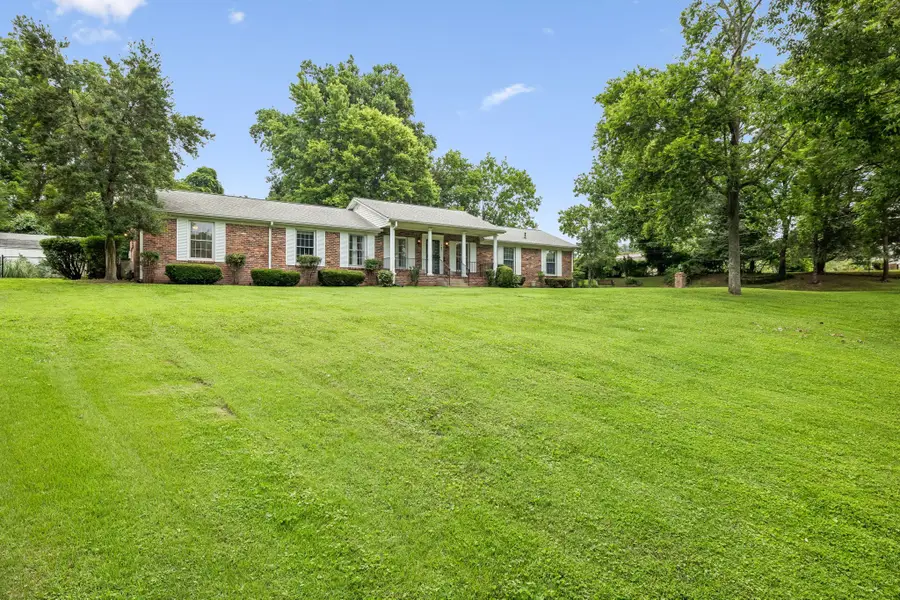 307 Woodlawn Dr, Mount Juliet, TN 37122 - #2