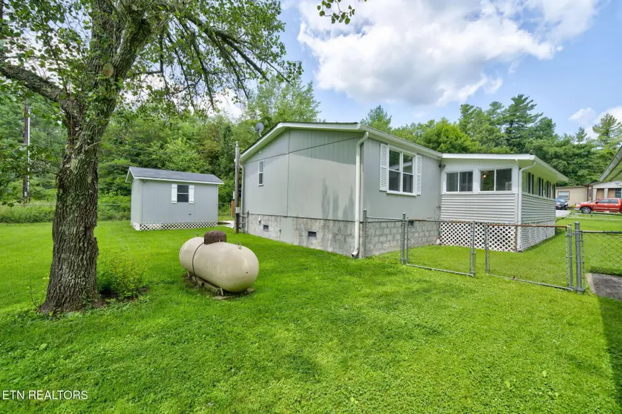 809 Spokane Lane, Crossville, TN 38572 - #3