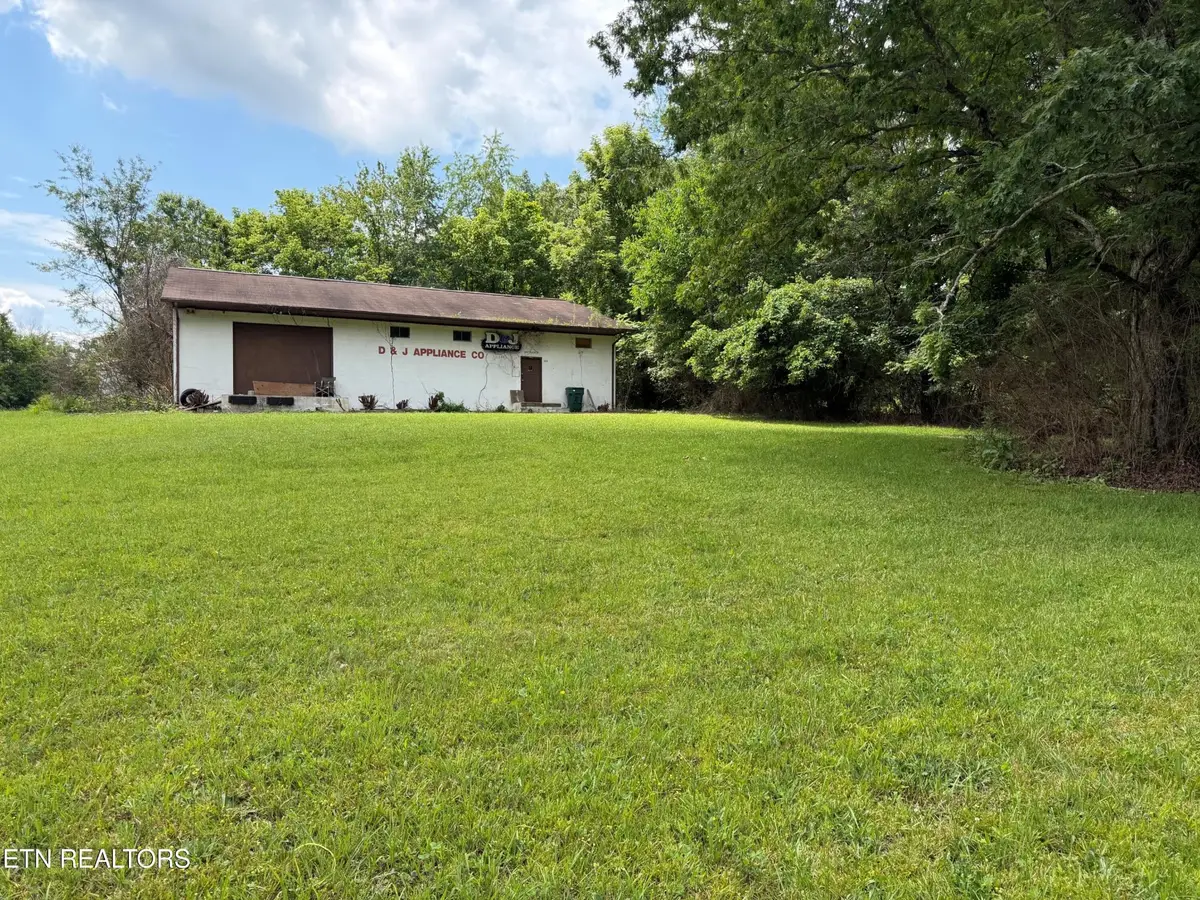 424 Cook Rd, Crossville, TN 38555 - #1