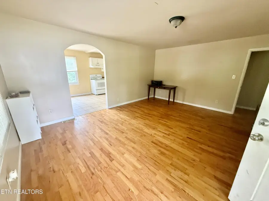 231 Airport Rd, Oliver Springs, TN 37840 - #2
