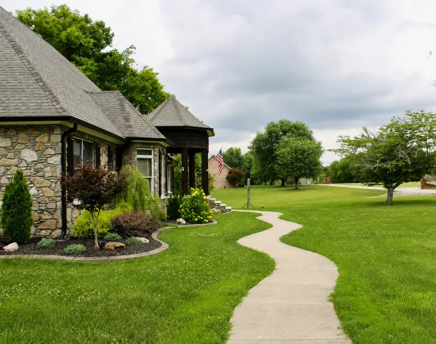 124 Poplar Dr, Brush Creek, TN 38547 - #3