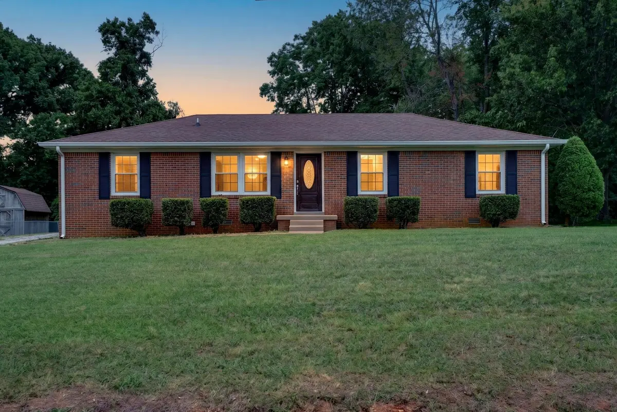 2710 Dove Ct, Clarksville, TN 37040 - #1