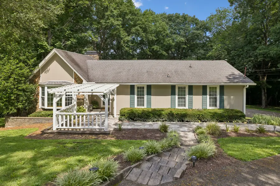 8346 Merrymount Dr, Nashville, TN 37221 - #2
