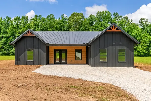 2757 Lick Creek Road, Linden, TN 37096