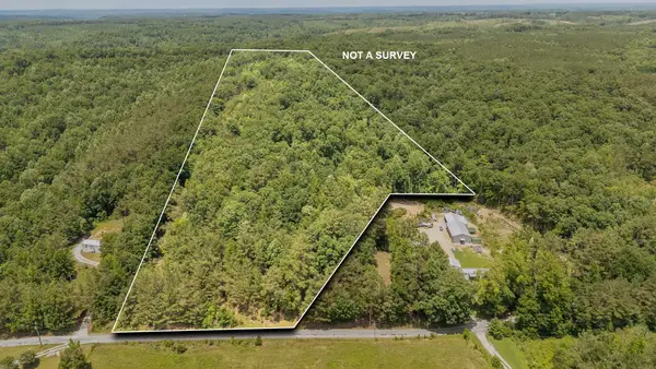 912 Simmons Branch Rd, Waynesboro, TN 38485