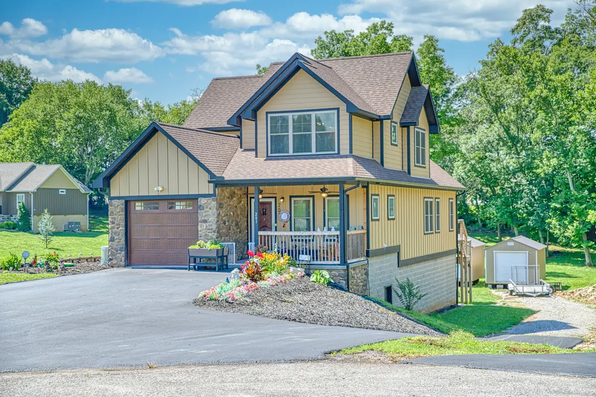 201 Peaceful Ln, Sparta, TN 38583 - #1
