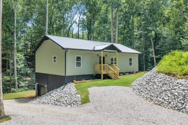 226 Woodland Way, Estill Springs, TN 37330