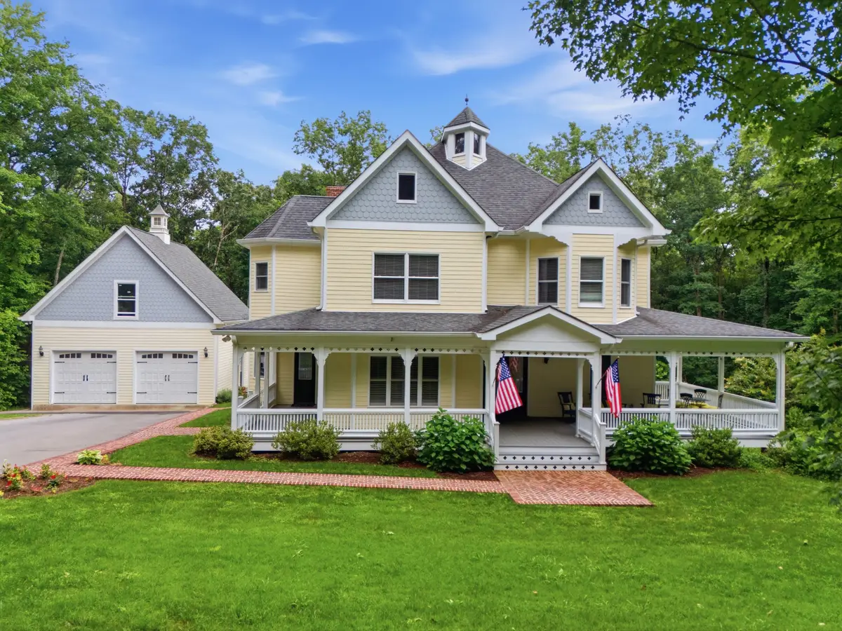 1097 Johnny Hall Rd, Burns, TN 37029 - #1