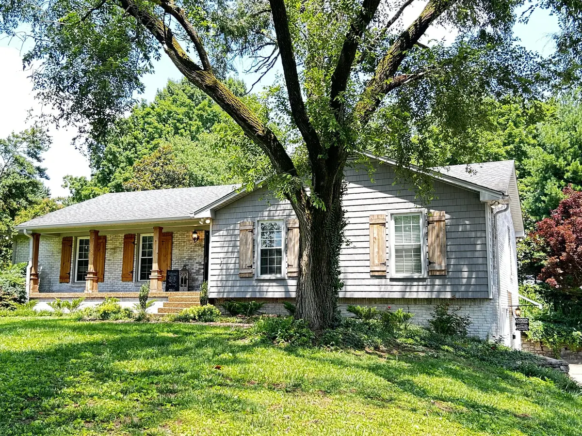 4020 Clovercroft Rd, Franklin, TN 37067 - #1
