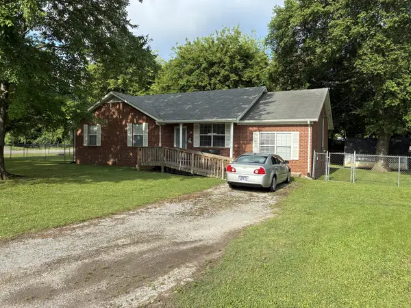 301 Summer Dr, Smyrna, TN 37167