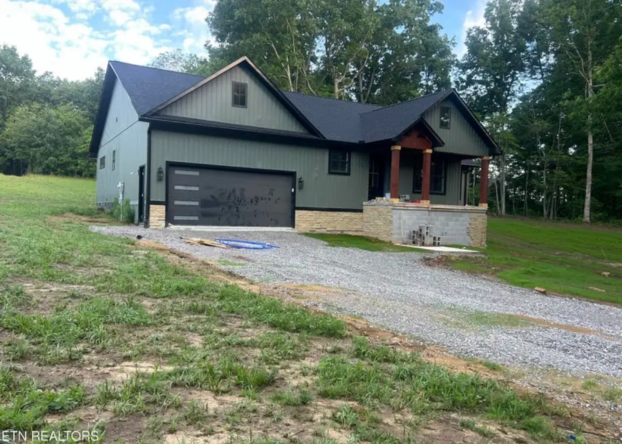 228 Georgee Rd, Jamestown, TN 38556 - #3