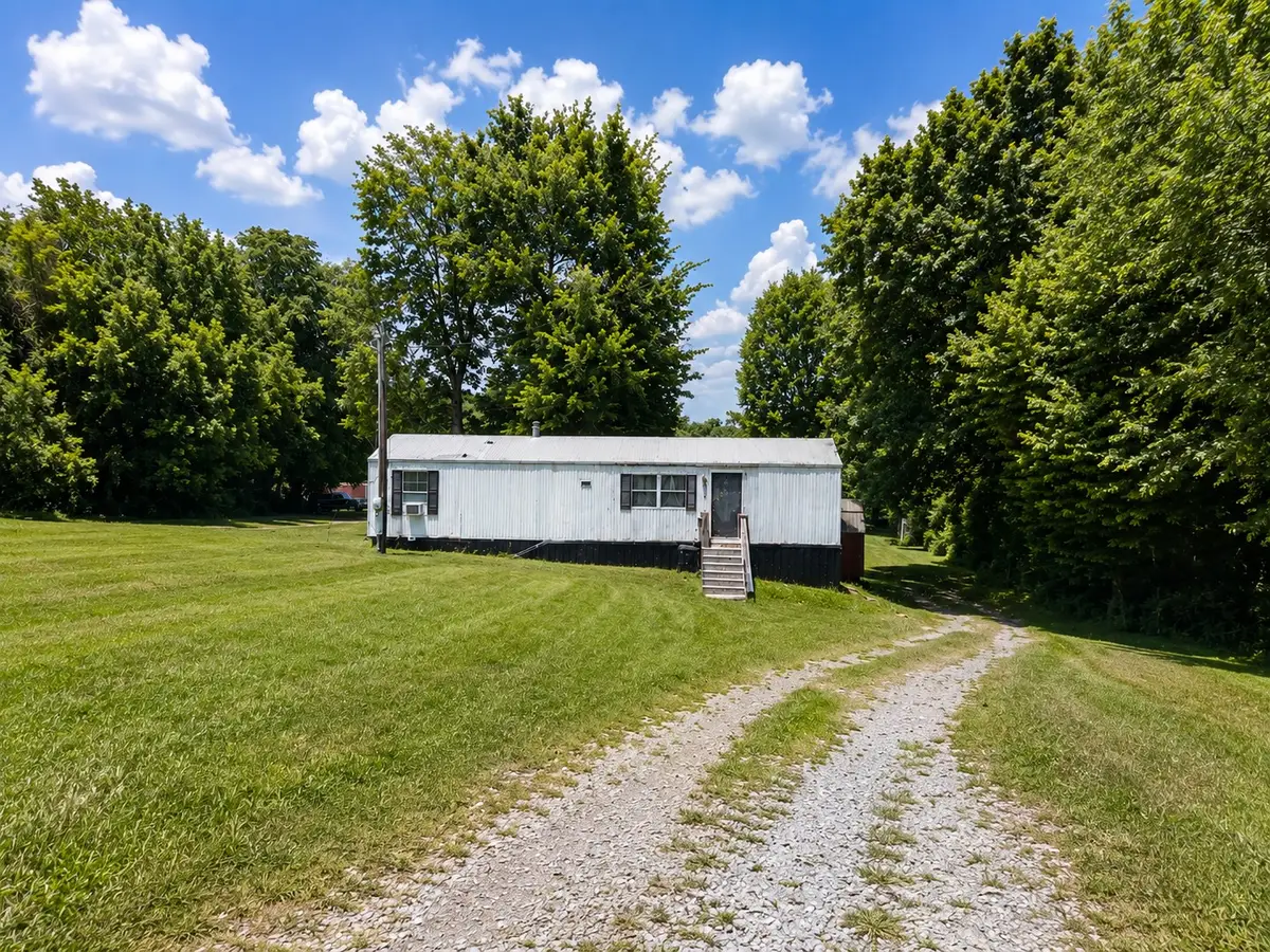 8077 Golf Club Rd, Mount Pleasant, TN 38474 - #1