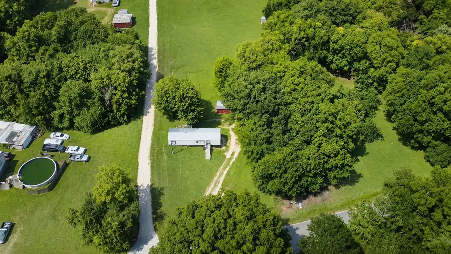 8077 Golf Club Rd, Mount Pleasant, TN 38474 - #2