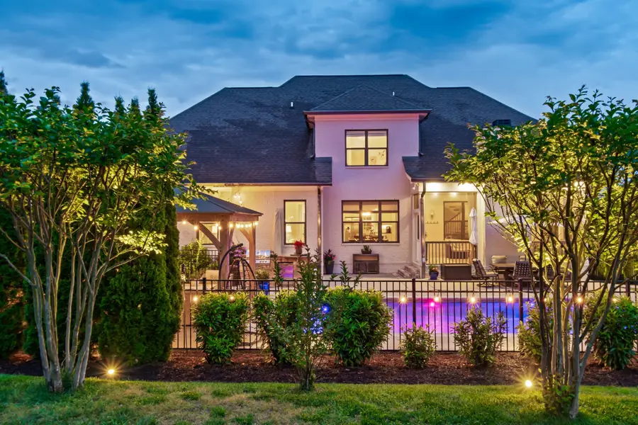 211 Snowden St W, Franklin, TN 37064 - #3