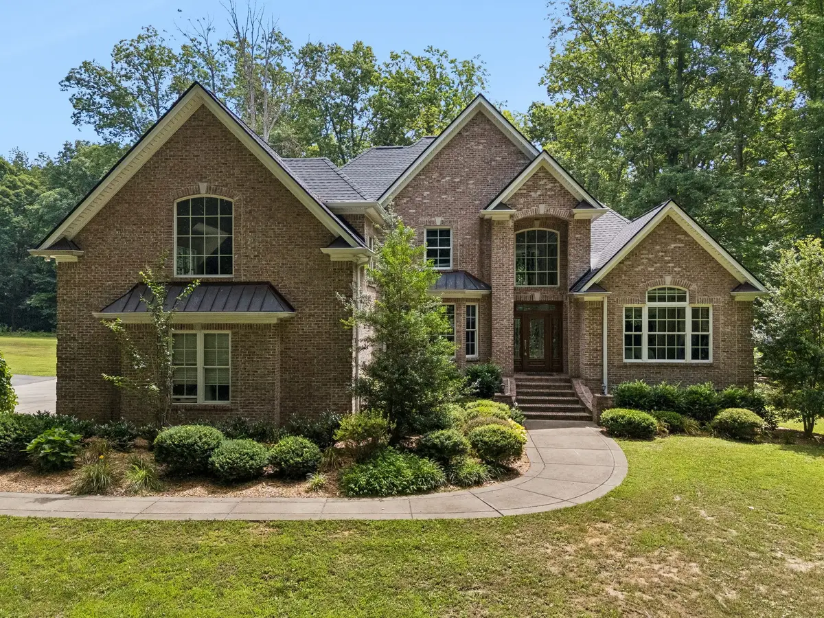 6948 Whispering Oaks Dr, Springfield, TN 37172 - #1