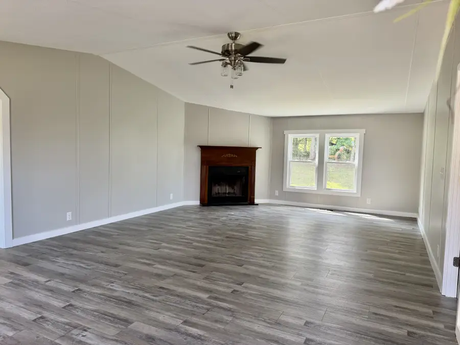 1624 Rock Bridge Rd, Bethpage, TN 37022 - #3