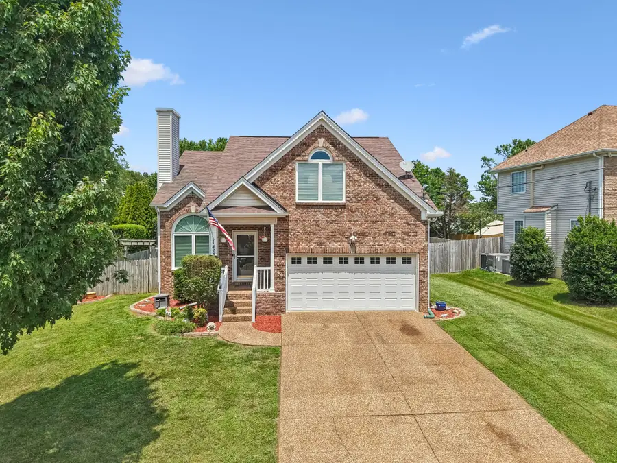 1423 Hilltop Dr, Mount Juliet, TN 37122 - #2