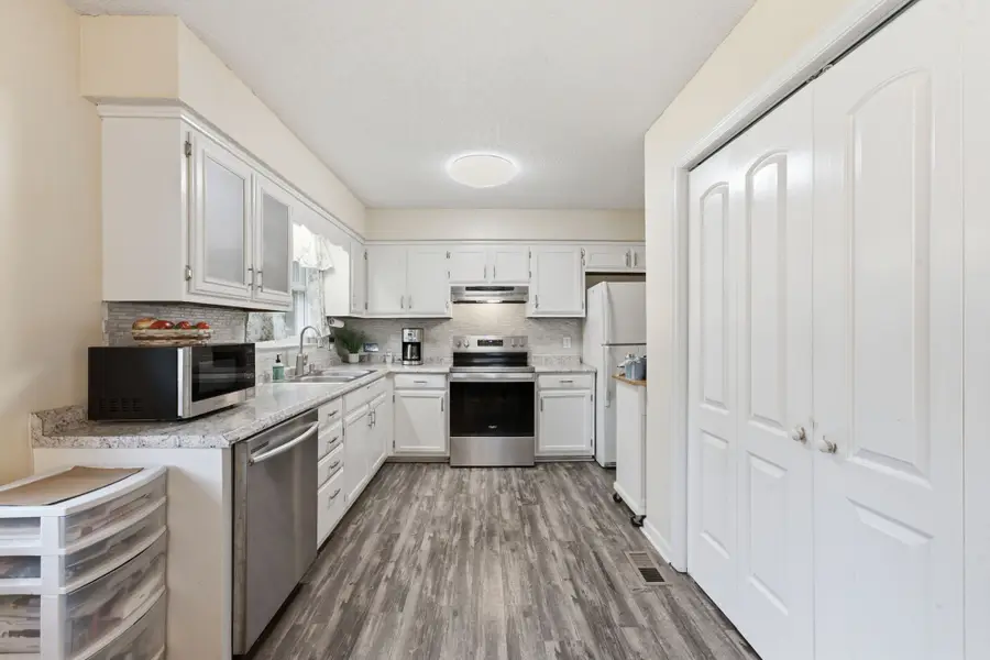 103 Earnhart St, Shelbyville, TN 37160 - #3