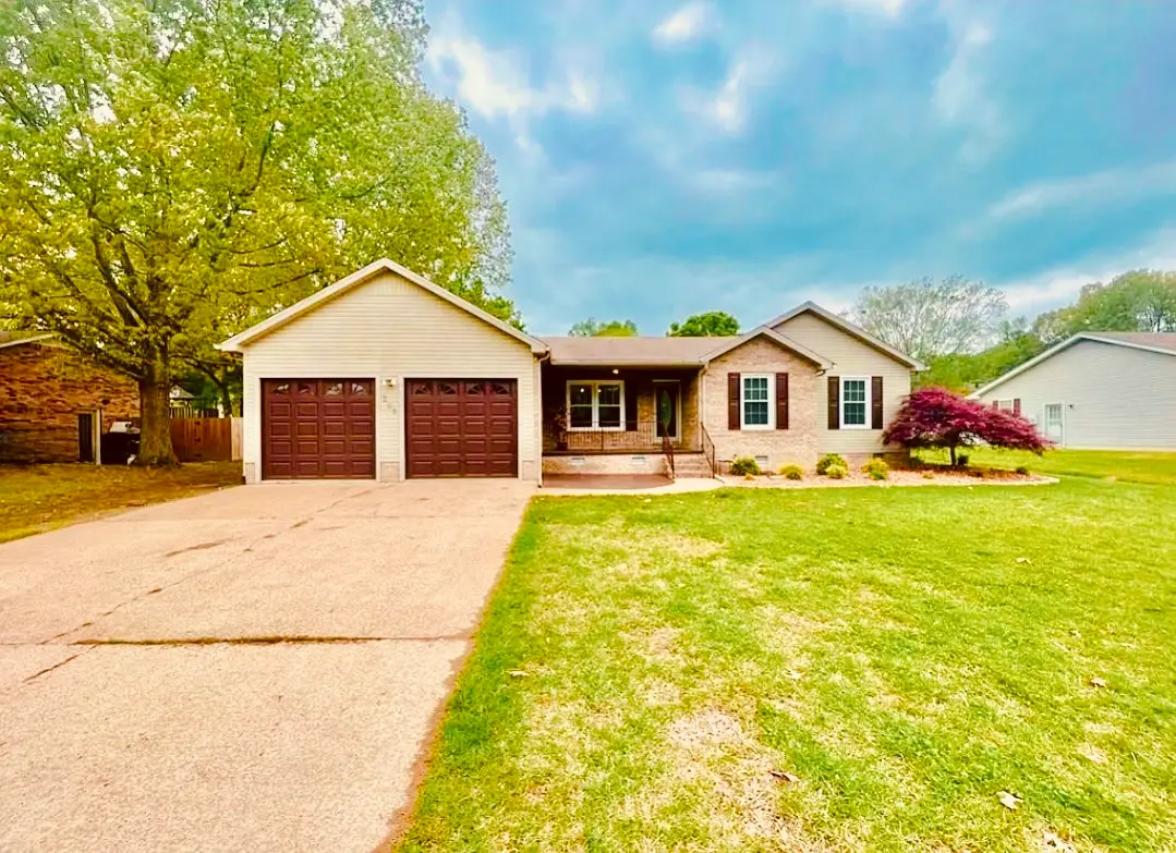 208 Greenwood Dr, Paris, TN 38242 - #1