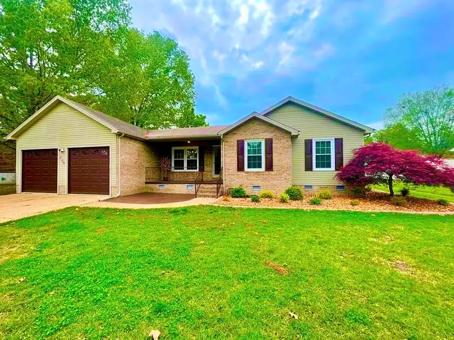 208 Greenwood Dr, Paris, TN 38242 - #2