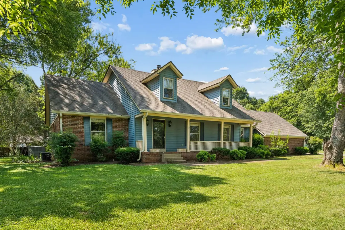 1429 Twin Feather Dr, Murfreesboro, TN 37129 - #1