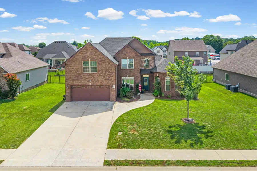 525 Bowden Dr, Clarksville, TN 37043 - #2