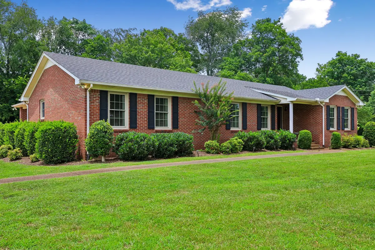 205 Crestview St, Chapel Hill, TN 37034 - #1