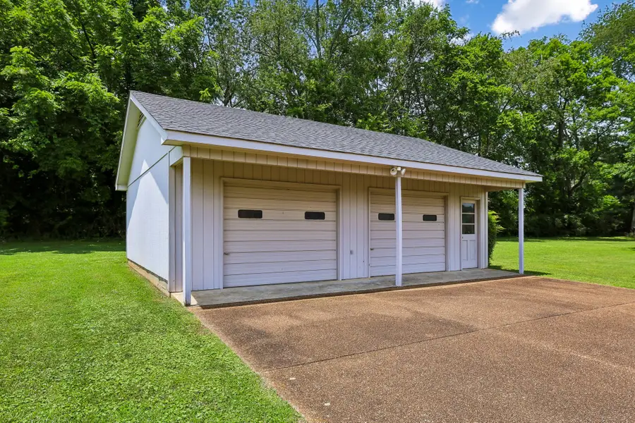 205 Crestview St, Chapel Hill, TN 37034 - #3