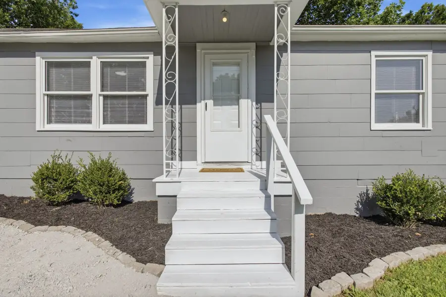 1604 S High St, Columbia, TN 38401 - #3