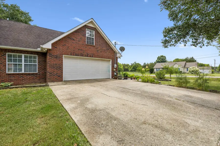 5633 Constantine Dr, Rockvale, TN 37153 - #2
