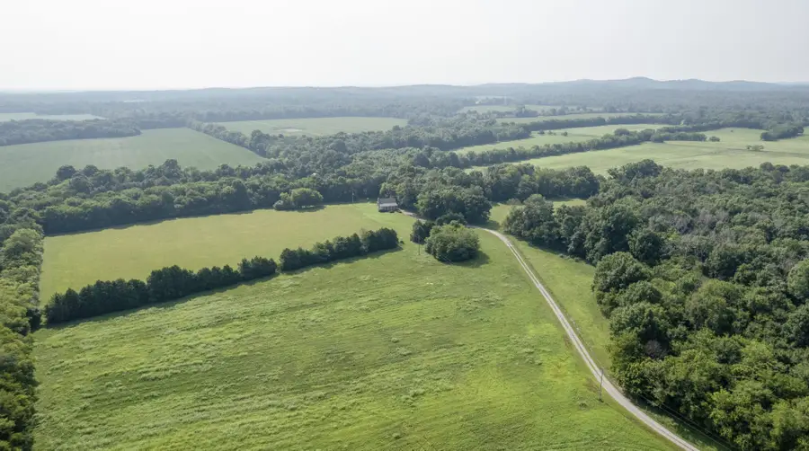 3130 Luke Moser Rd, Columbia, TN 38401 - #3