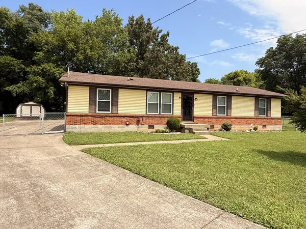 107 Winston Ct, Clarksville, TN 37042