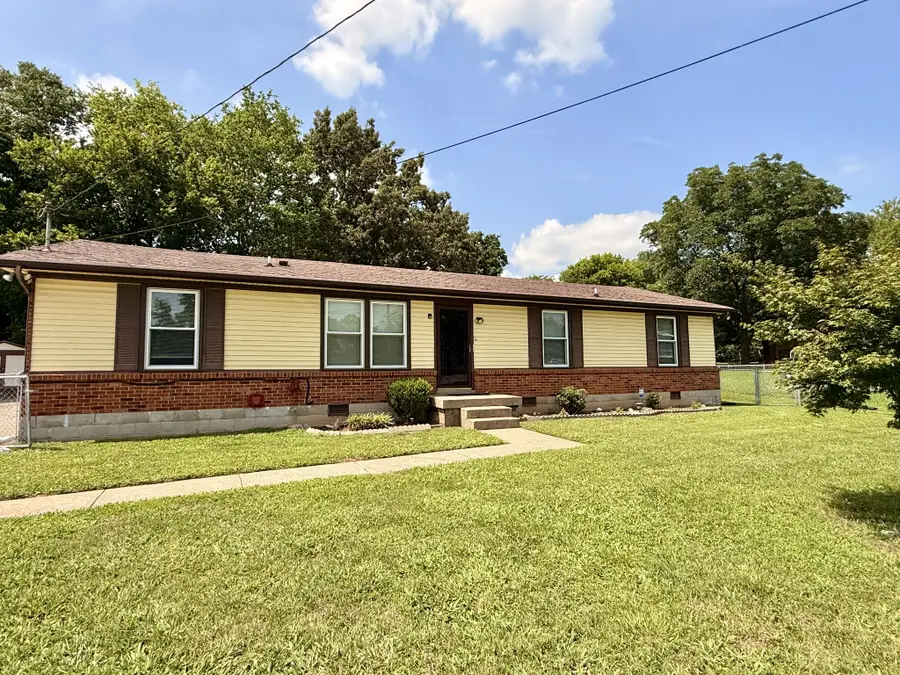 107 Winston Ct, Clarksville, TN 37042 - #2