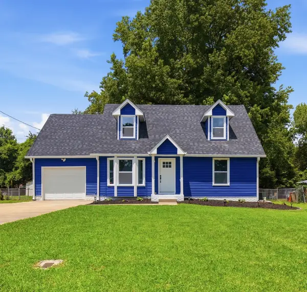 572 Donna Dr, Clarksville, TN 37042