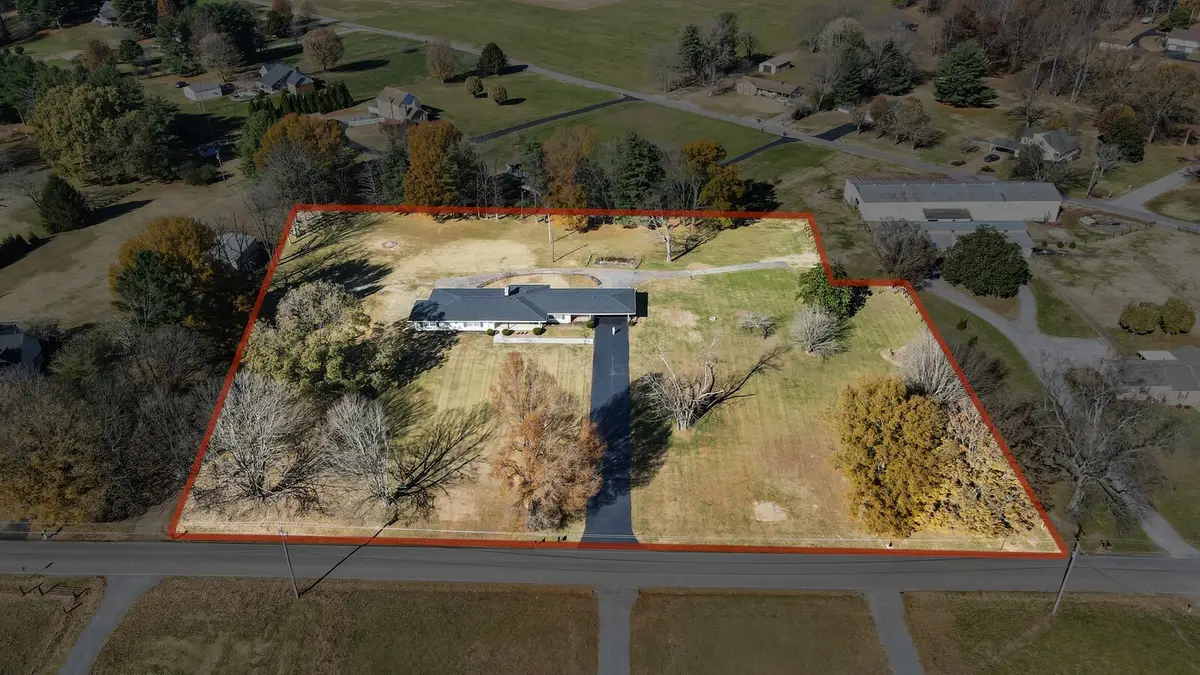 676 Ferguson Hill Rd, Lafayette, TN 37083 - #1