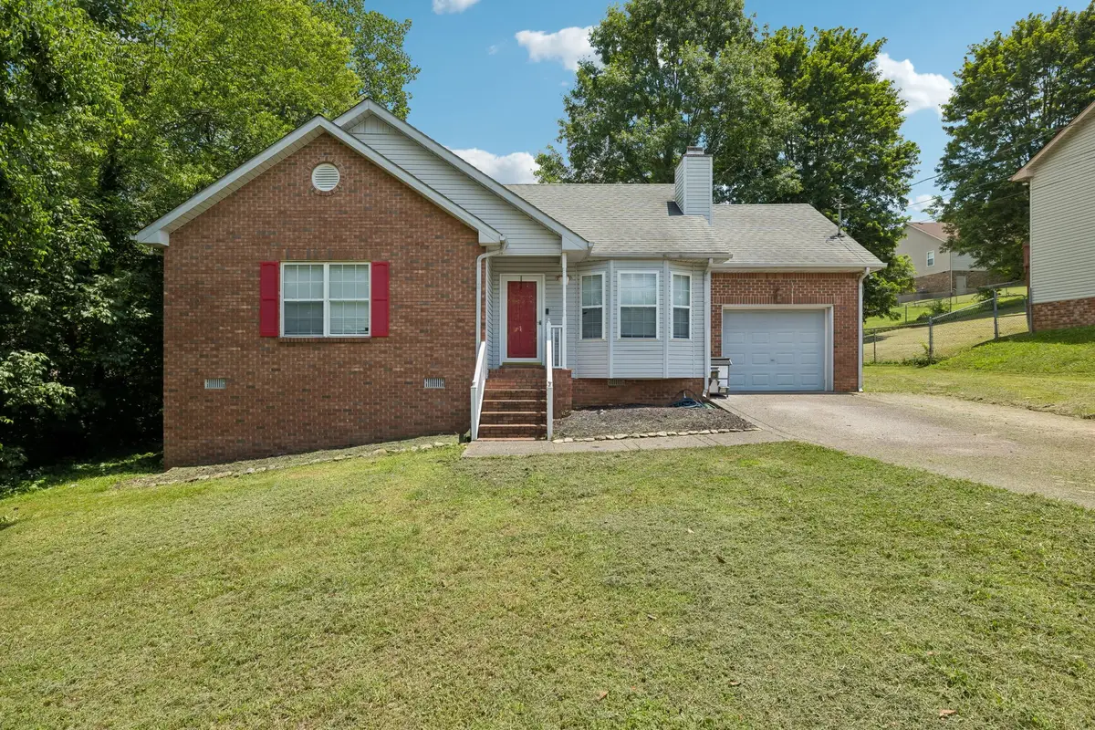 132 Cimmaron Dr, Goodlettsville, TN 37072 - #1