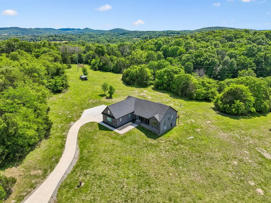 2064 Roberts Rd, Watertown, TN 37184 - #2