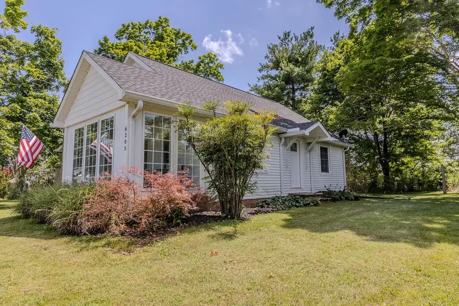 6205 Viola Rd, McMinnville, TN 37110 - #2