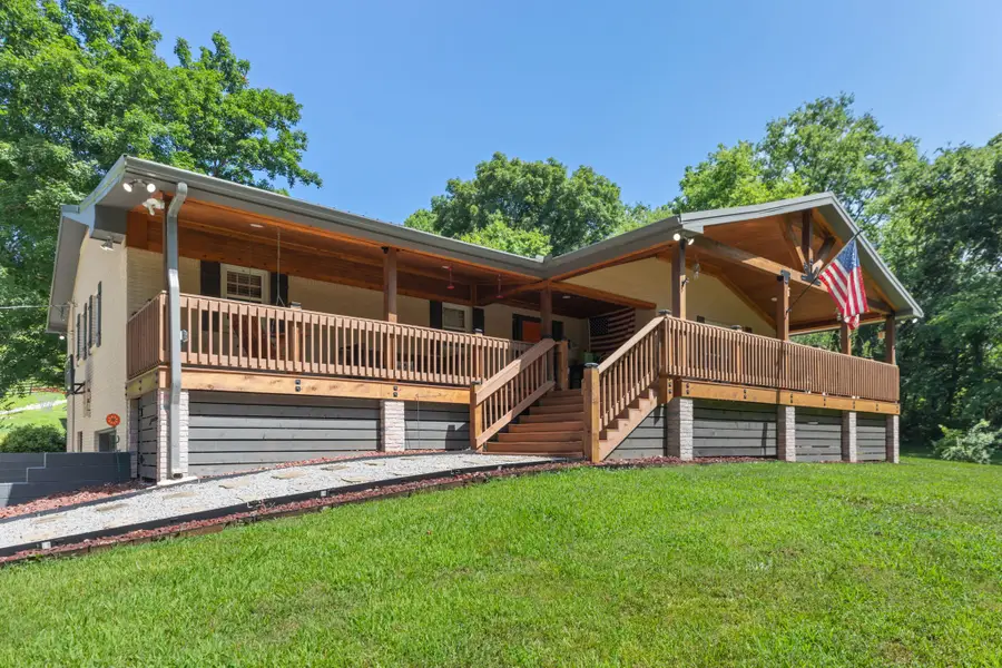 4118 Leipers Creek Rd, Williamsport, TN 38487 - #3